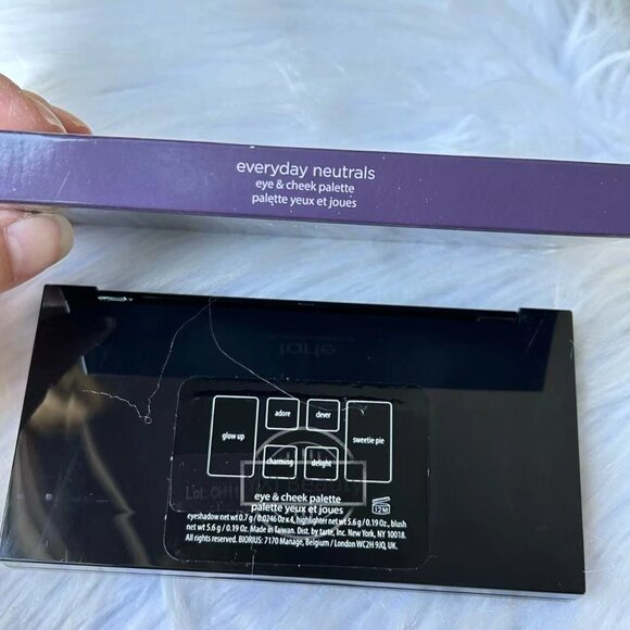 New Box Tarte Everyday Neutrals Eye & Cheek Palette Full size~Discontinued RARE - Picture 4 of 4